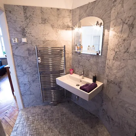 Florana Apartment *